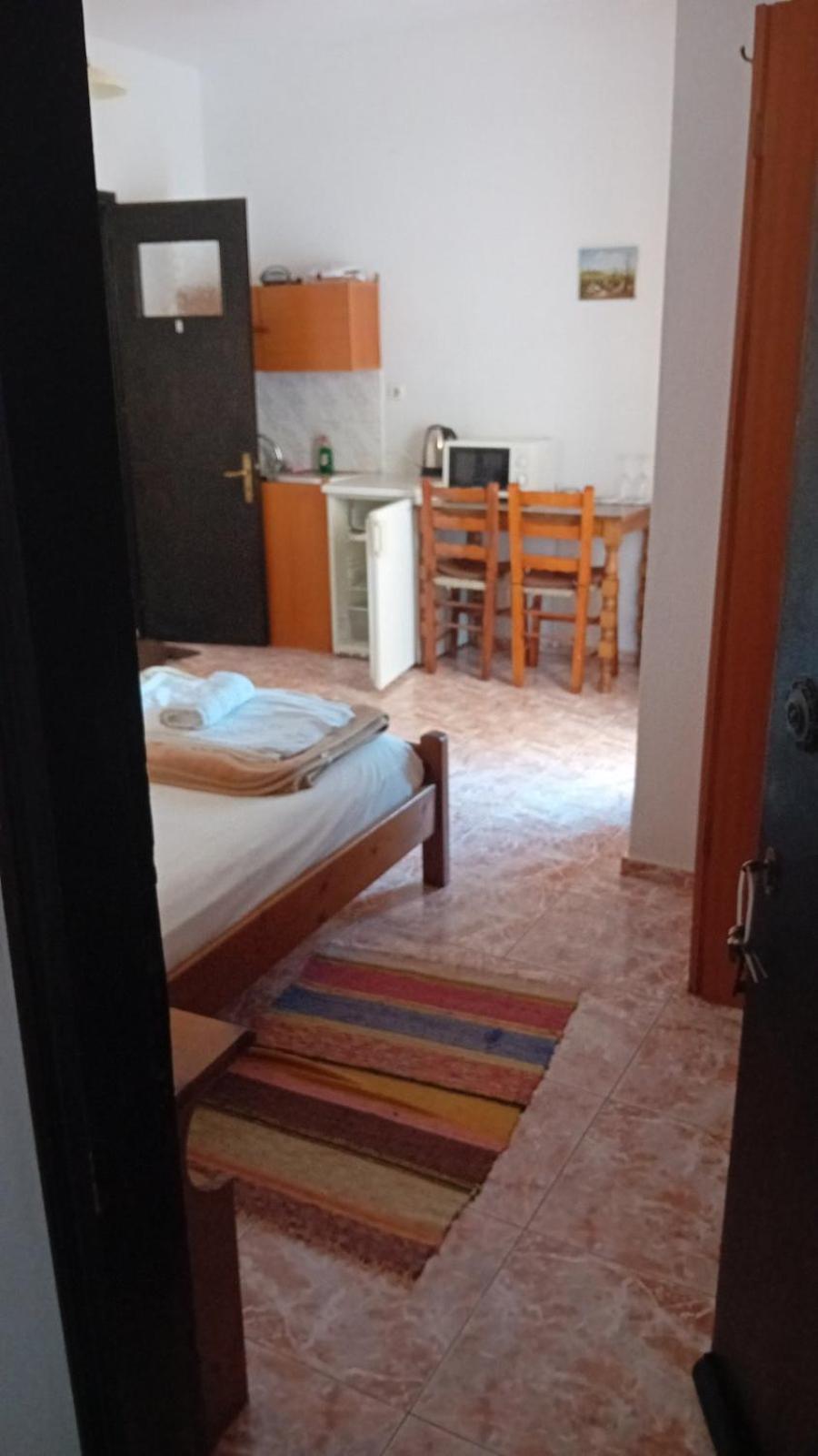 Kostas Studios Apartments - Ενοικιαζόμενα Δωμάτια Με Κουζινάκι Mírina Kültér fotó