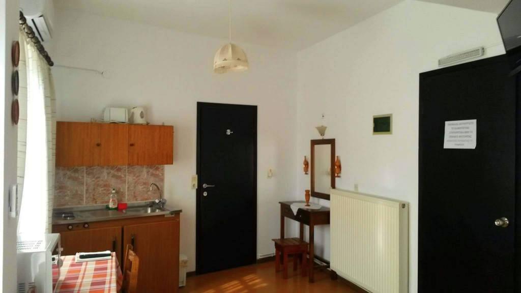 Kostas Studios Apartments - Ενοικιαζόμενα Δωμάτια Με Κουζινάκι Mírina Kültér fotó