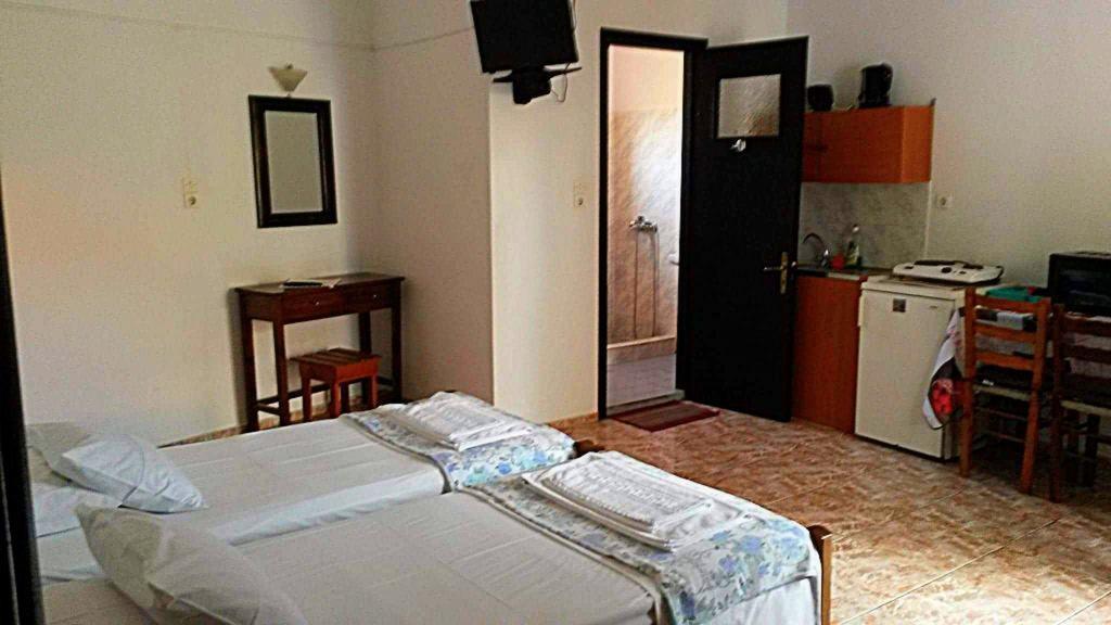 Kostas Studios Apartments - Ενοικιαζόμενα Δωμάτια Με Κουζινάκι Mírina Kültér fotó