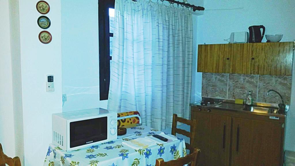 Kostas Studios Apartments - Ενοικιαζόμενα Δωμάτια Με Κουζινάκι Mírina Kültér fotó